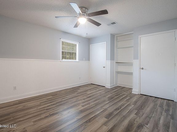 4th image of 1545 Barracuda Dr