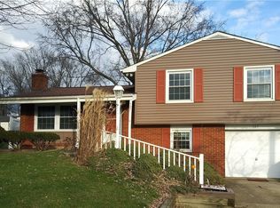 127 Burbank Dr, Irwin, PA