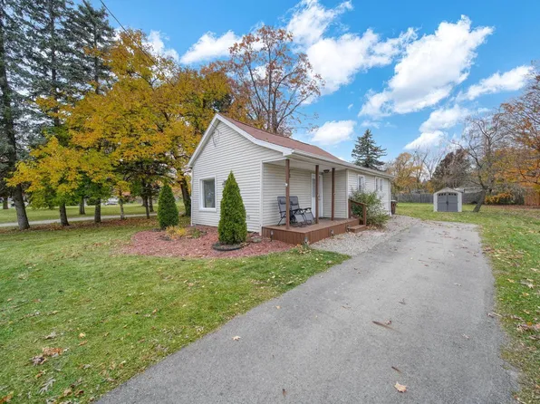 842 Burr St, Adrian, MI 49221