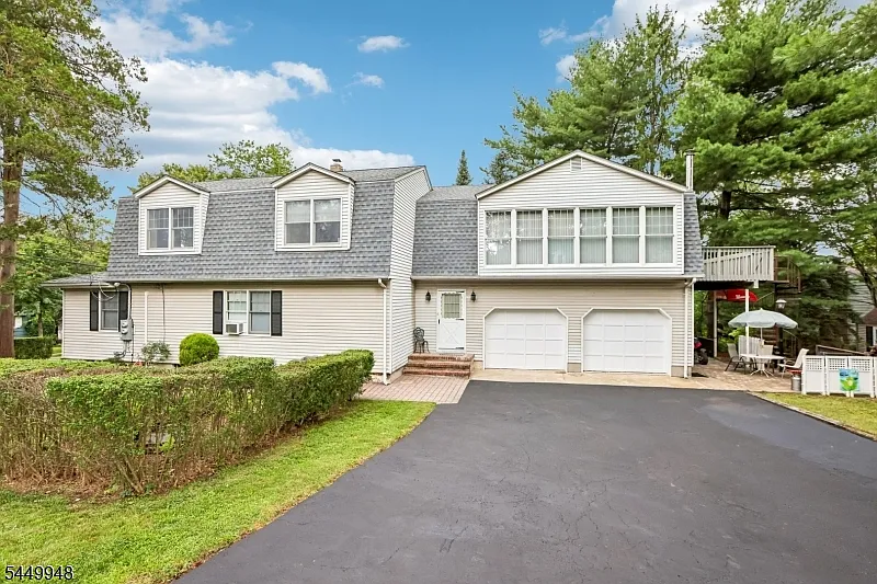 3 bed, 2.0 bath, $3,950 — Photo 1