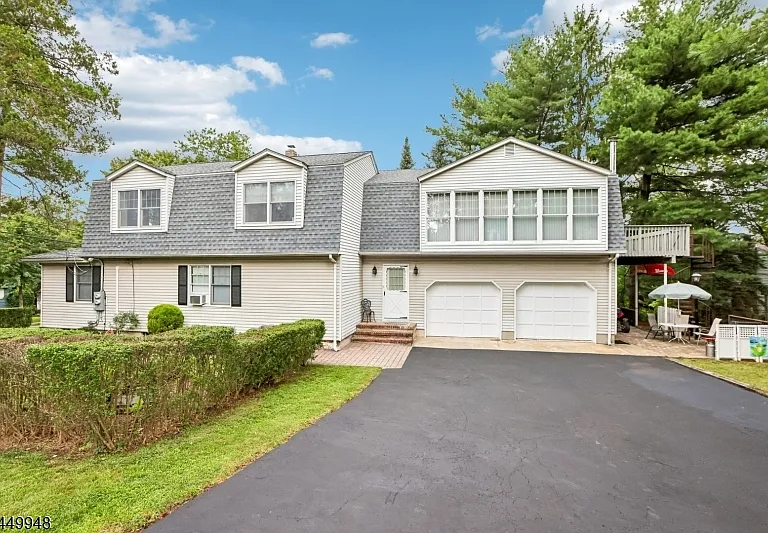 488 Cedar Ln — Photo 1