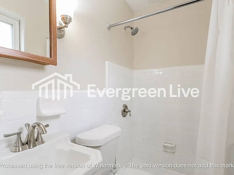 1070 Ozment Dr — Photo 10