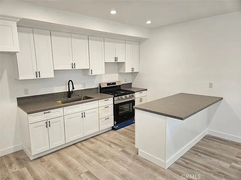 1401 S Rosewood Ave #3 — Photo 2