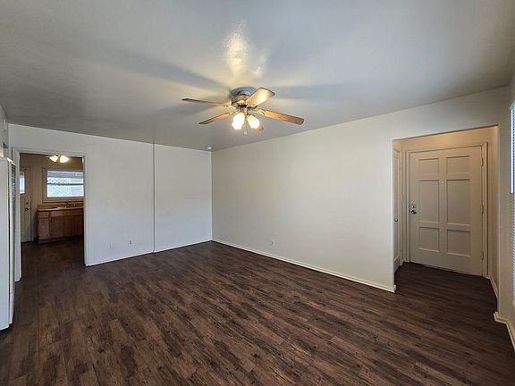 3rd image of 925 E Dakota Ave #925