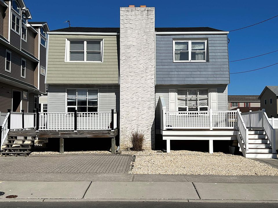 1st image of 209 38th St