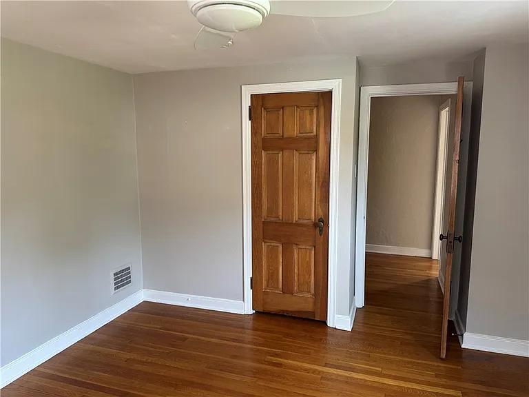 633 Crystal Dr — Photo 28