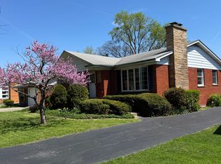 609 Robinhood Ln, La Grange Park, IL 60526