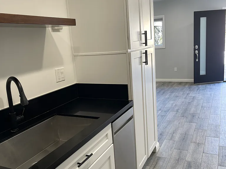 5720 Burchard Ave — Photo 14