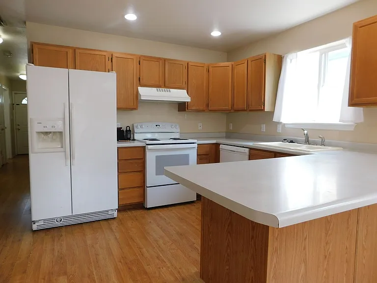493 Green Acres St #A — Photo 4