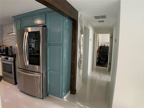 5th image of 60 Sherwood Ave