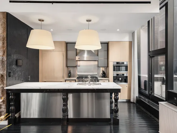 15 Union Square West image 3 of 21