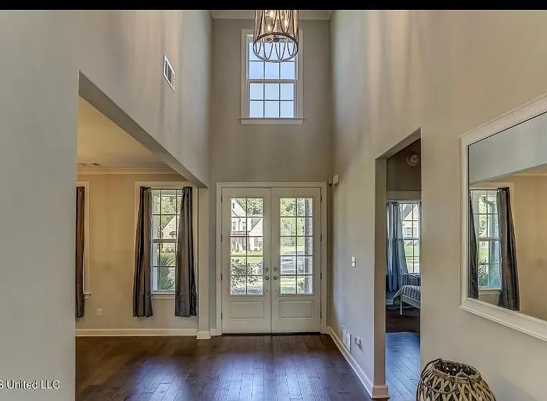 4345 Mitchell Pl — Photo 3