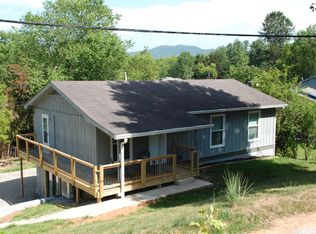 30 Monroe Ln, Clyde, NC 28721