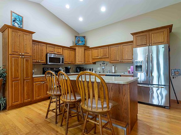 3rd image of 2180 Comanche Dr