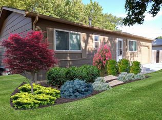 1249 N Summitlawn Ave, Wichita, KS 67212