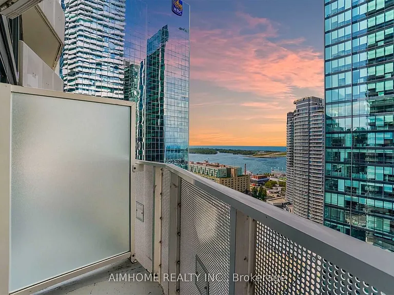 88 Harbour St #2611 — Photo 19