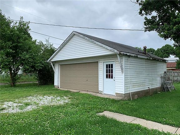 4th image of 3054 S Foltz St
