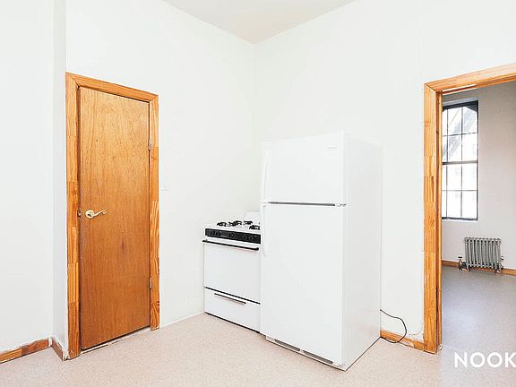 2nd image of 206 Scholes St #31