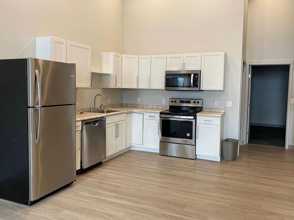 1st image of 77 Main St #79-1D