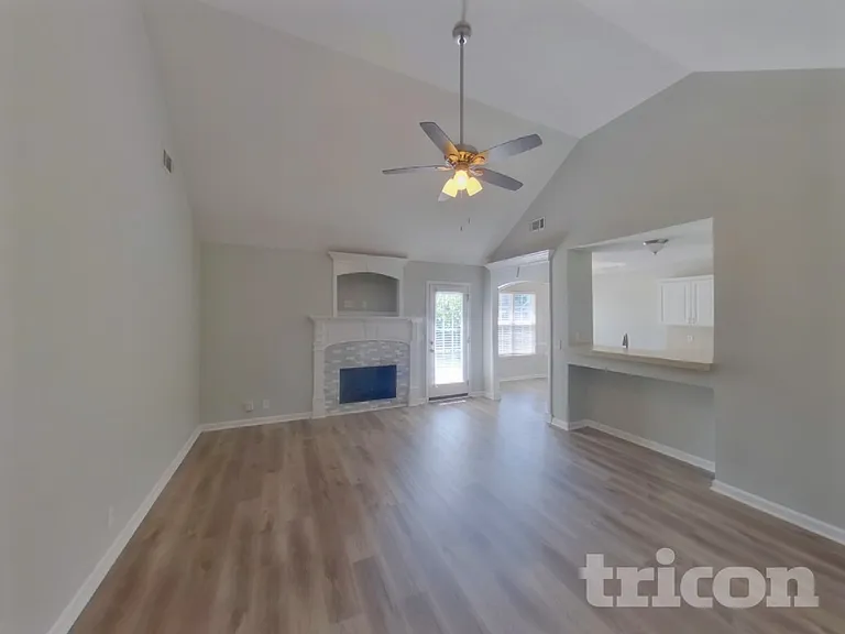 1507 Antebellum Dr — Photo 3