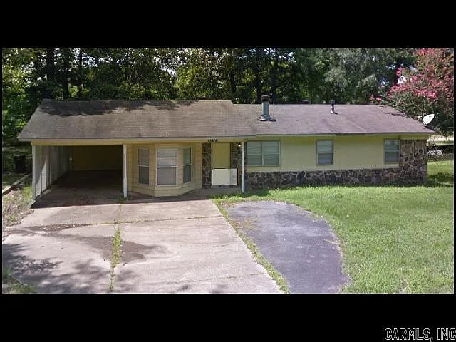 13724 Joan Dr