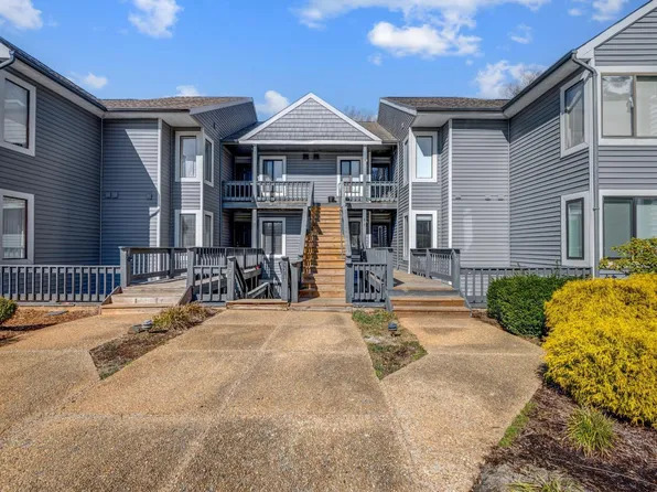 1313 Twin Springs Ct, Forest, VA 24551