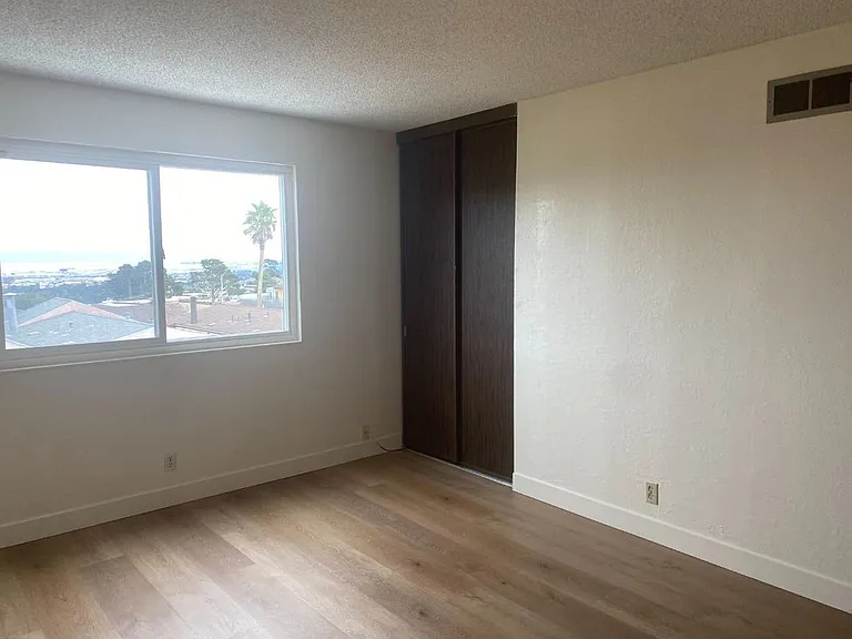 81 Camelot Ct — Photo 20