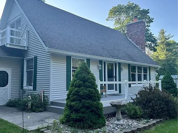 6081 Lilac Ln, Grayling, MI 49738