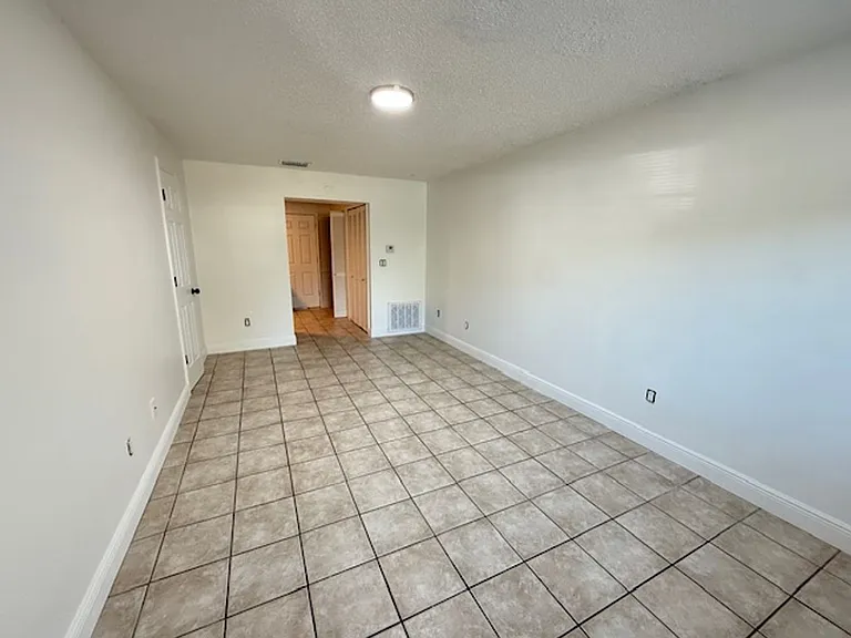 137 Garden Dr — Photo 4