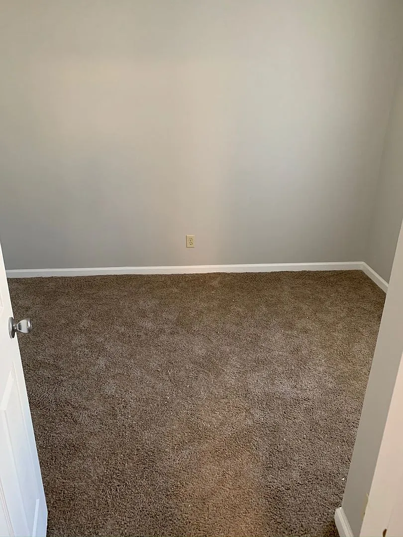 Hitching Post Apartments — Photo 2