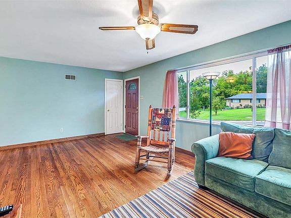 3rd image of 4500 Du Bourg Ln