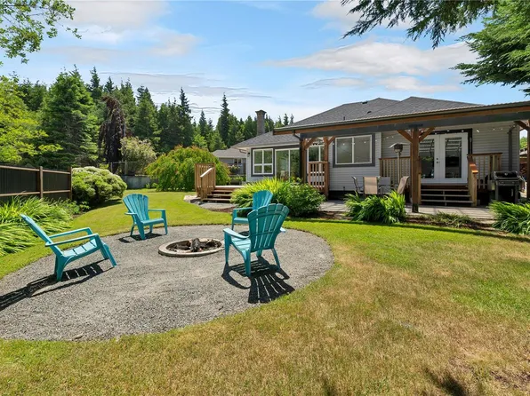 545 Sunset Pl, Pt McNeill, BC V0N 2R0