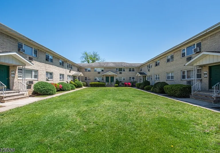 20 Halsey Ave #6 — Photo 1