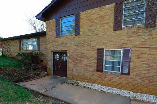 3rd image of 236 Fairview School Cir