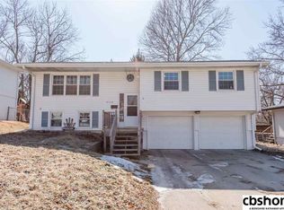 9709 Grand Ave, Omaha, NE 68134