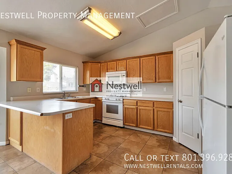 4556 S Wormwood Dr — Photo 5