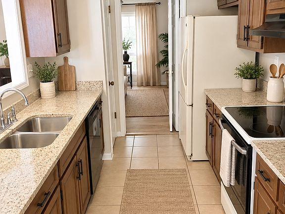 4th image of 1109 Verlington Dr