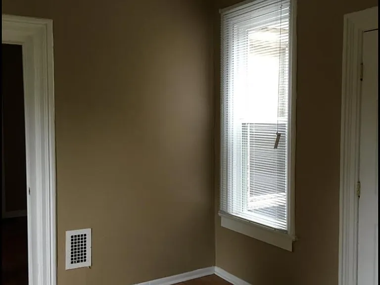 182 Miami Ave — Photo 13