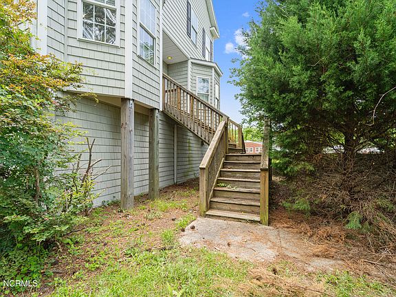 3rd image of 71 Court St