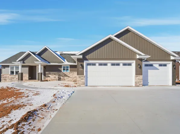 5701 N Acadia Dr, Appleton, WI 54913