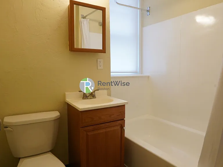 225 Kelton St #4U — Photo 6