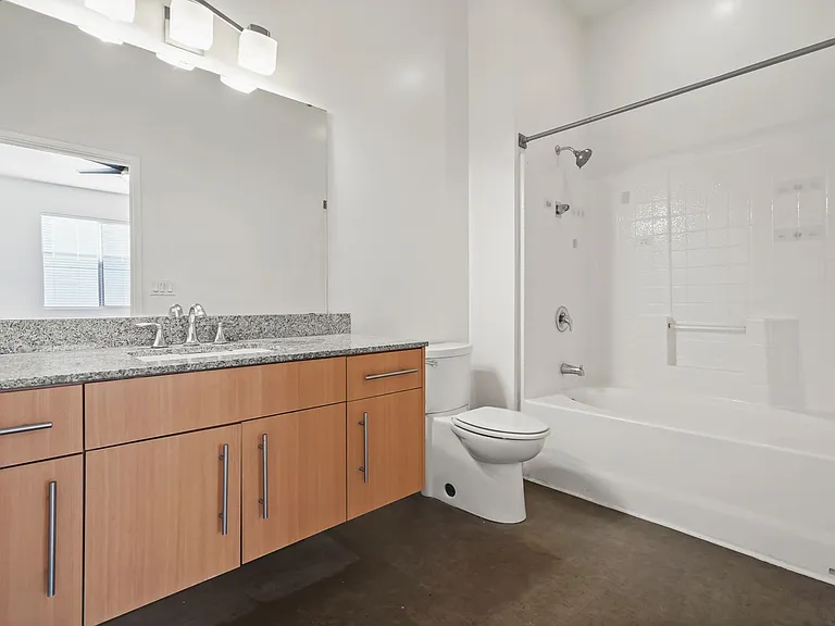 6462 Woodley Ave — Photo 42