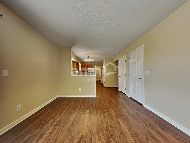 315 Keswick Dr — Photo 10