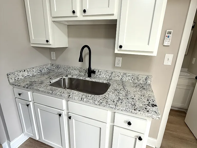 121 N Broadway St #5 — Photo 6