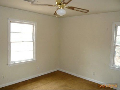 4th image of 2920 Hall Dr SE