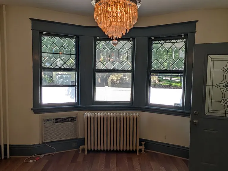 1953 Laurel Ave — Photo 9