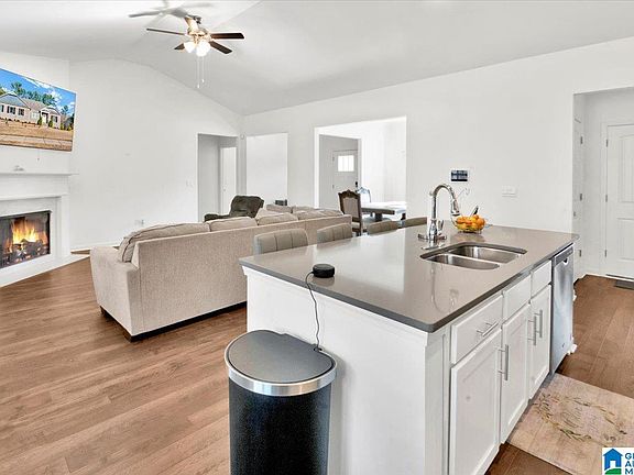 4th image of 352 Rock Terrace Dr