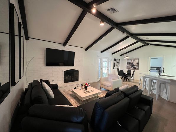 4422 Meredith Woods St