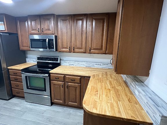 2nd image of 1166 W 4370 S #51B