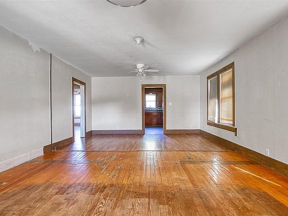 2nd image of 209 Avenue H